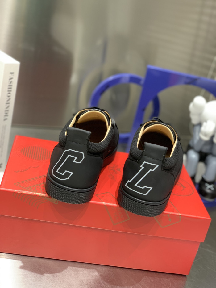 Ch**an louboutin l**is junior spikes