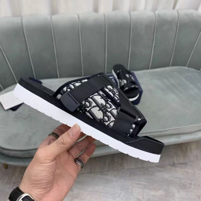D*or homme slippers