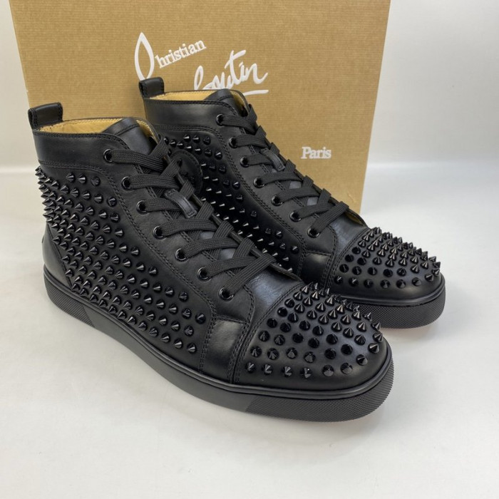 Ch**an louboutin l**is junior spikes