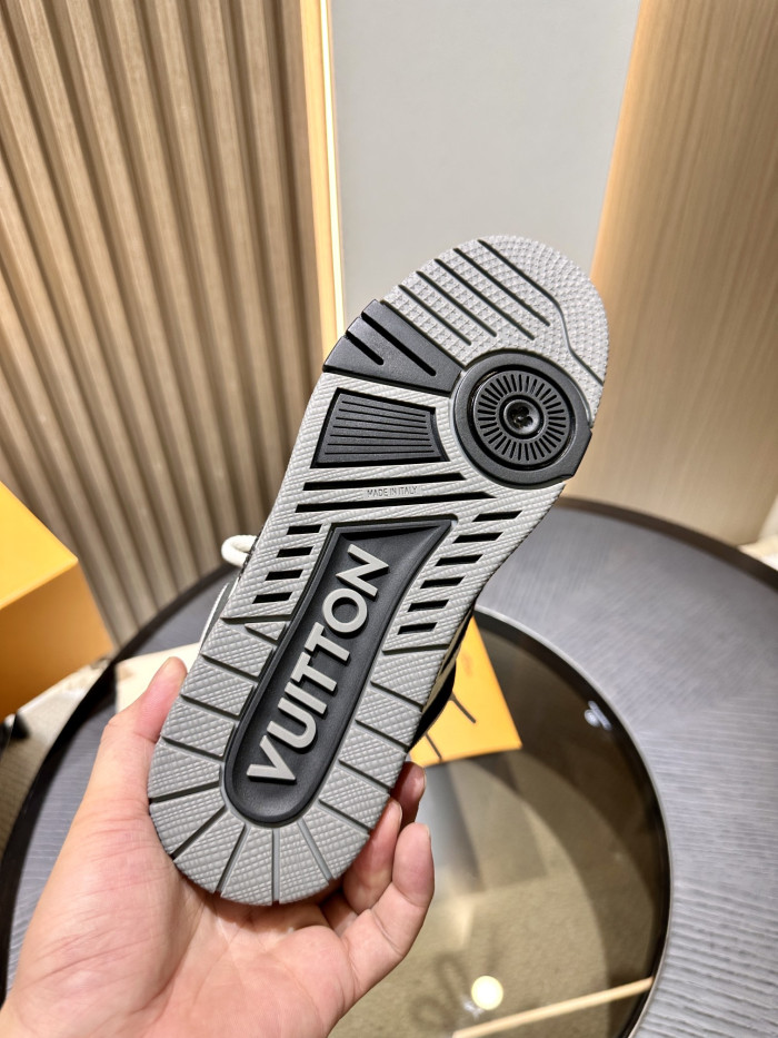 l**is V*t*n lv skate sneaker